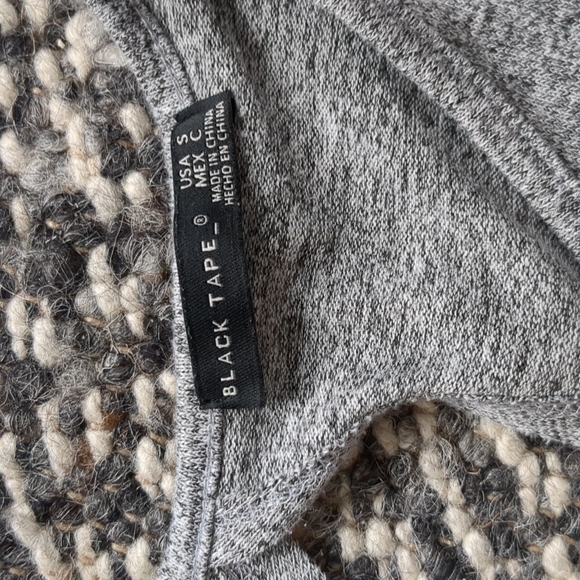 Black Tape grey tulip fold sweater, grey melange size Small - Picture 2 of 3